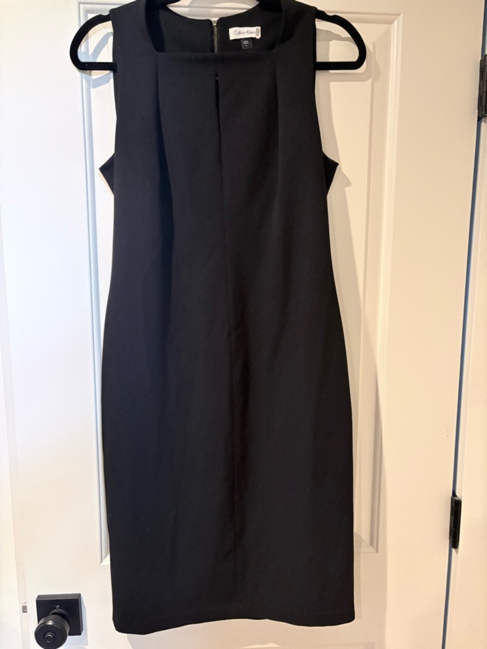 Calvin Klein Black Keyhole Sheath Dress Size 8 Sleeveless Minimalist Work Midi